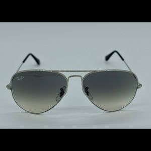 Ray-Ban Aviator Sunglasses